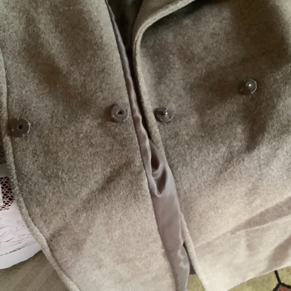 NWT Stunning, professional, wool blend Liz Claiborne coat. - Picture 7 of 7